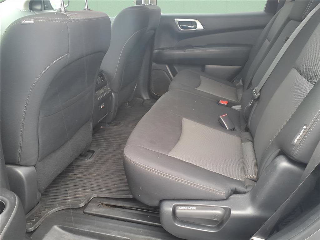 Used 2020 Nissan Pathfinder S image 12