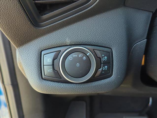 Used 2017 Ford Escape SE w/ SE Cold Weather Package AWD/4WD image 12