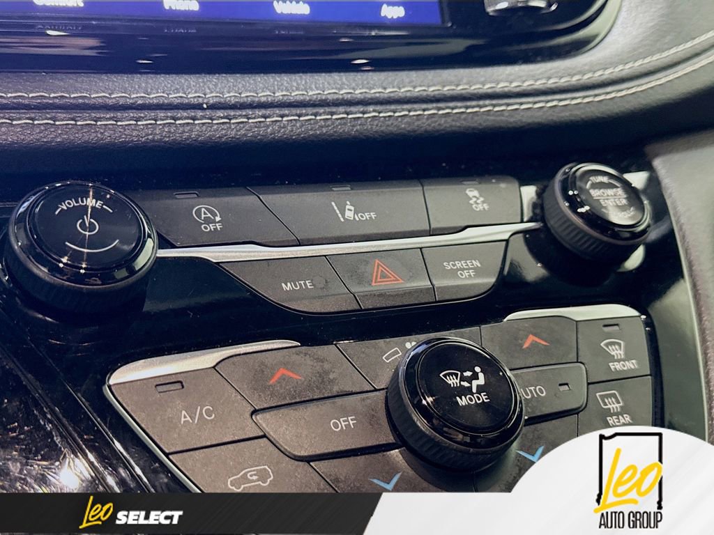 Used 2022 Chrysler Pacifica Touring-L w/ S Appearance Package image 15