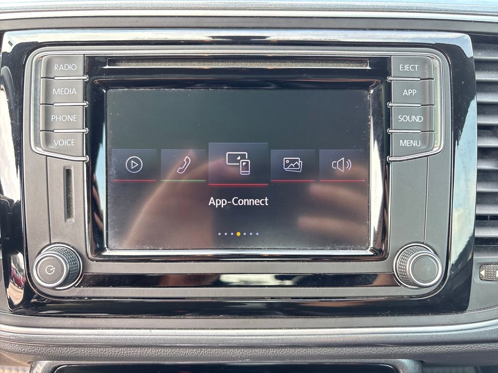 Used 2019 Volkswagen Beetle 2.0T SE image 24