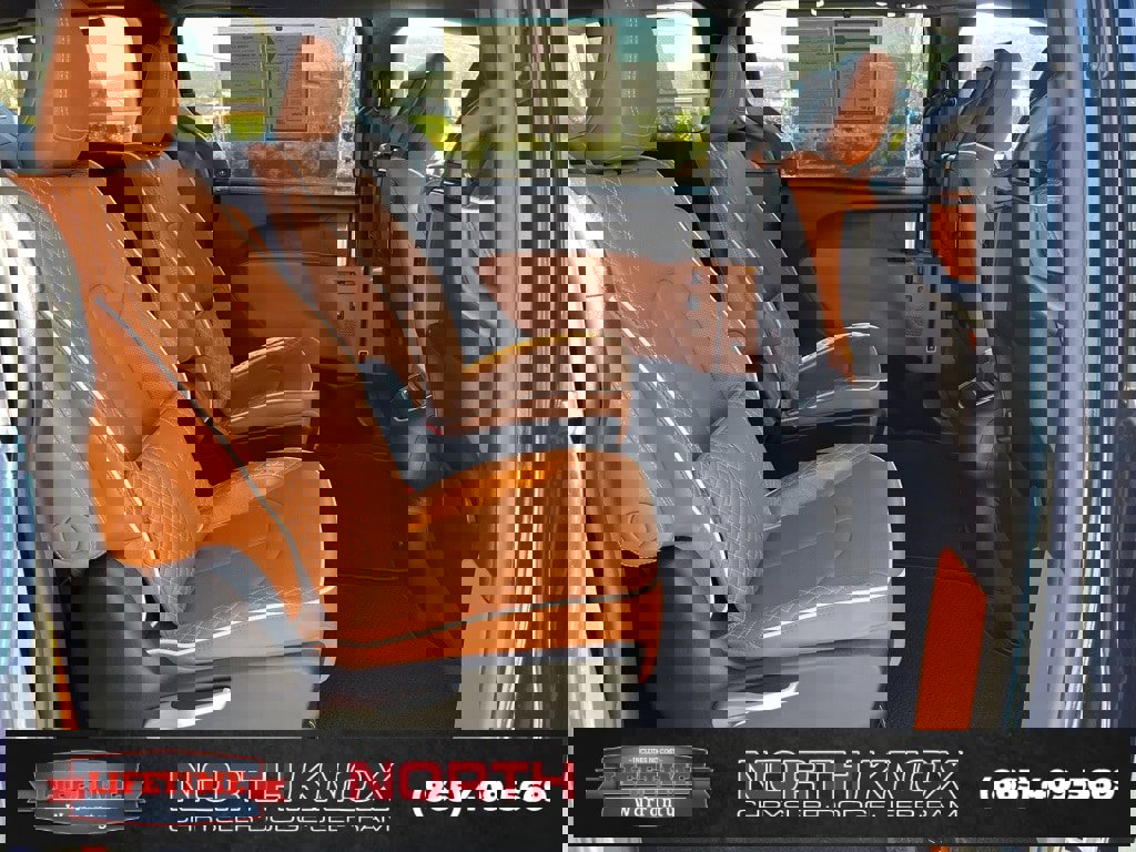 Used 2024 Chrysler Pacifica Pinnacle w/ Trailer Tow Group image 24