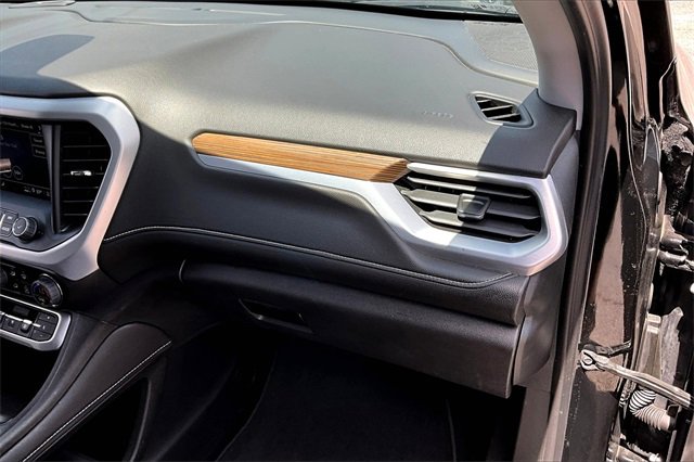 Used 2023 GMC Acadia SLE image 27