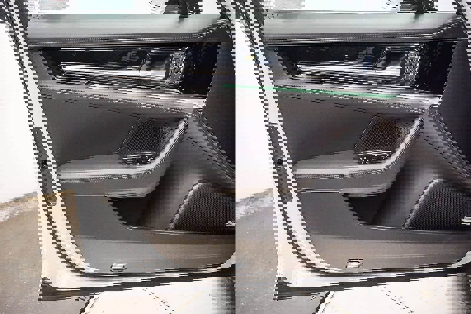 Used 2024 Porsche Panamera 4 image 22