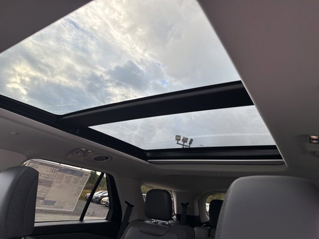 New 2025 Ford Explorer Active image 23