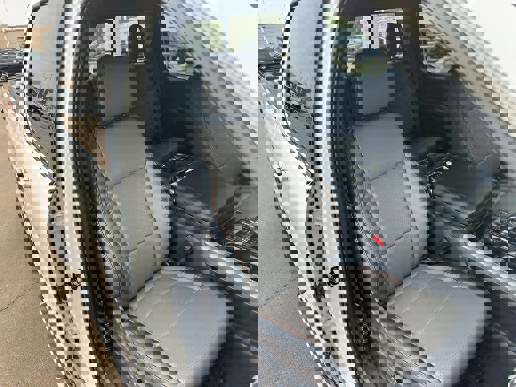 New 2025 Ford F150 Lariat w/ Equipment Group 502A High image 35