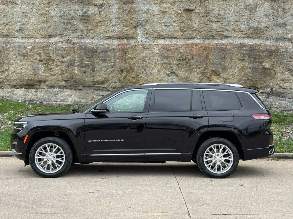 Used 2021 Jeep Grand Cherokee L Summit w/ Luxury Tech Group V image 7