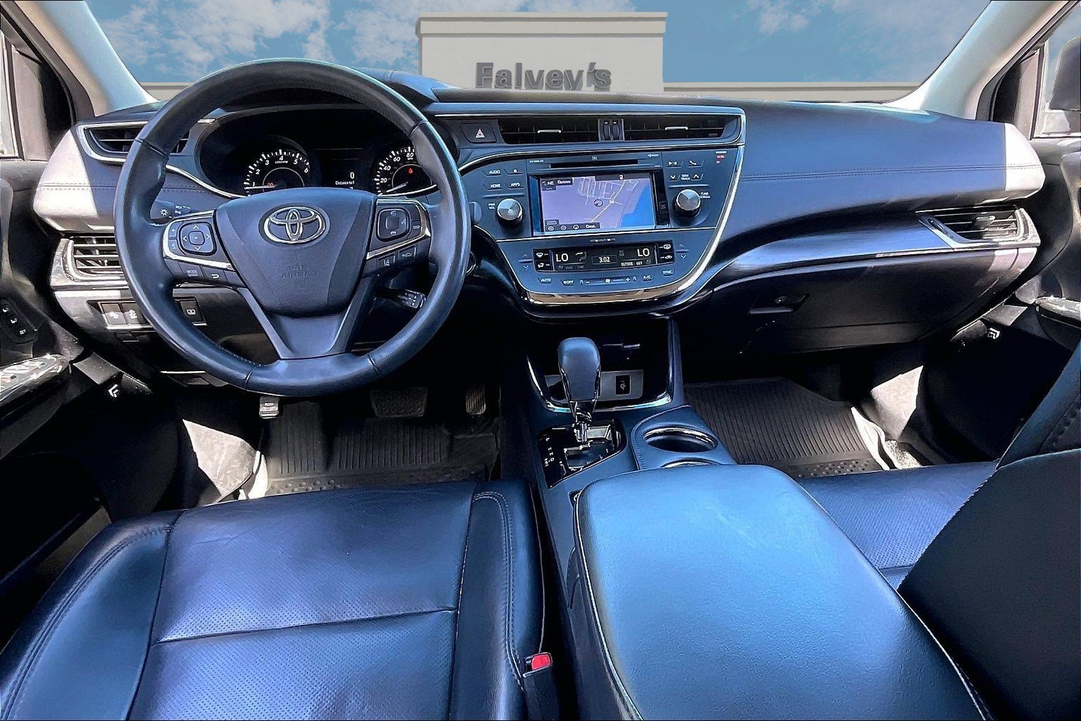 Used 2018 Toyota Avalon Limited w/ All Weather Liner Package FWD image 15