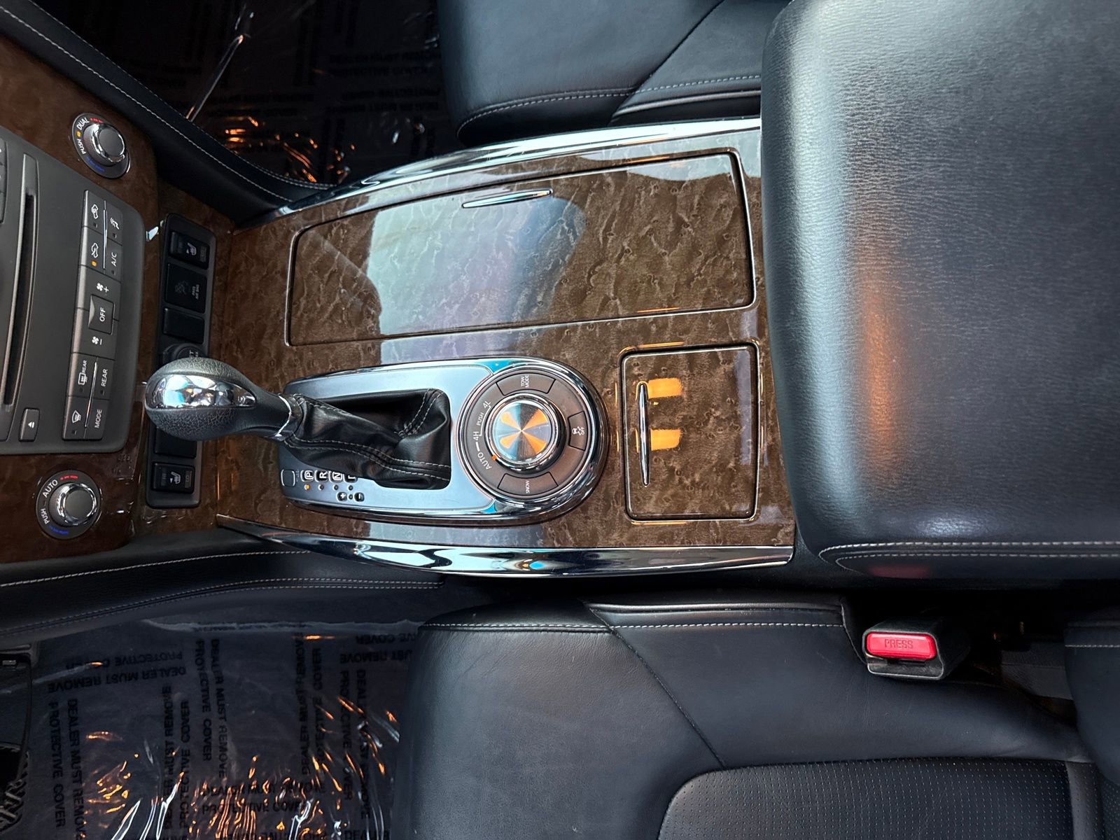 Used 2016 INFINITI QX80 4WD w/ Driver's Assistance Package image 26