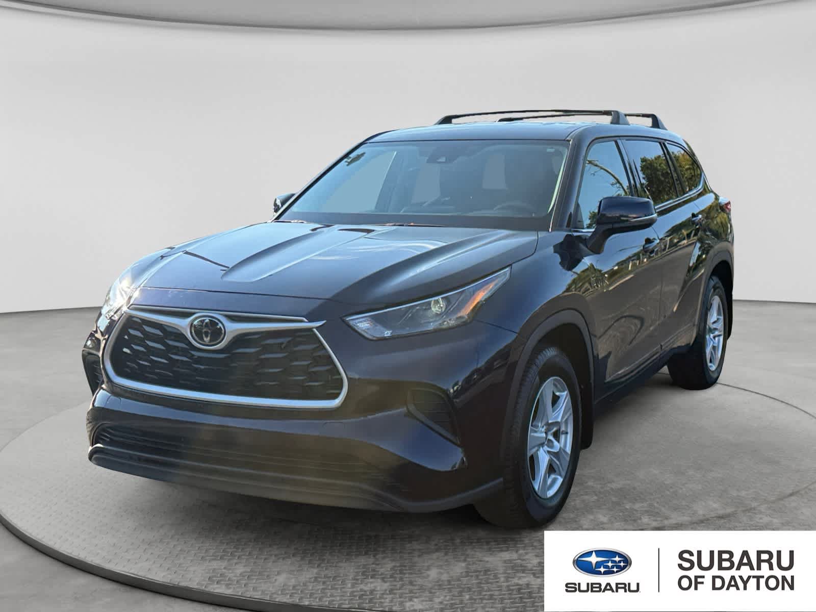 Used 2022 Toyota Highlander L FWD image 1
