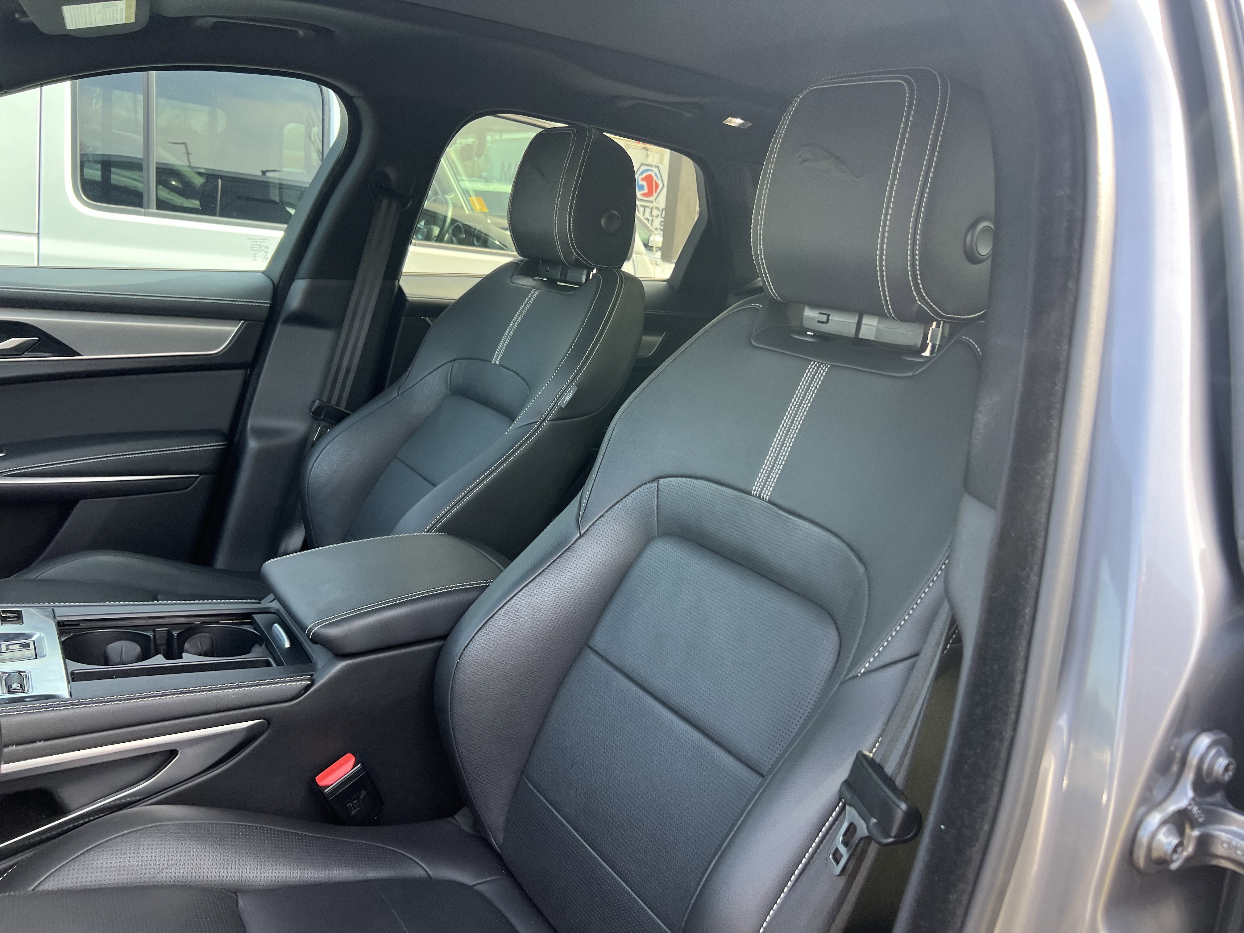 Certified 2025 Jaguar F-PACE R-Dynamic S image 15