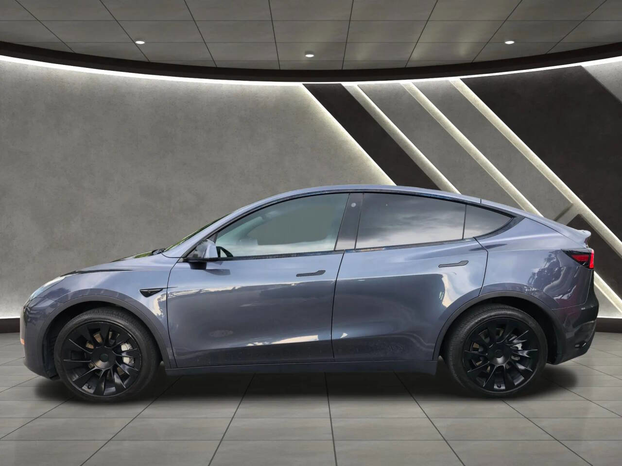 Used 2022 Tesla Model Y Long Range image 3