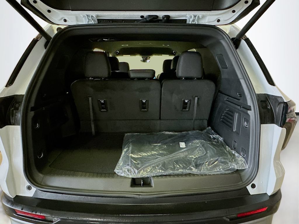 New 2026 Chevrolet Traverse LT w/ Enhanced Driving Package FWD image 28