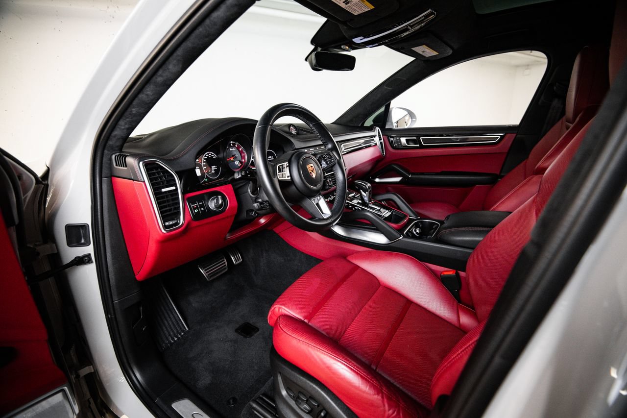 Certified 2022 Porsche Cayenne Turbo AWD/4WD image 4
