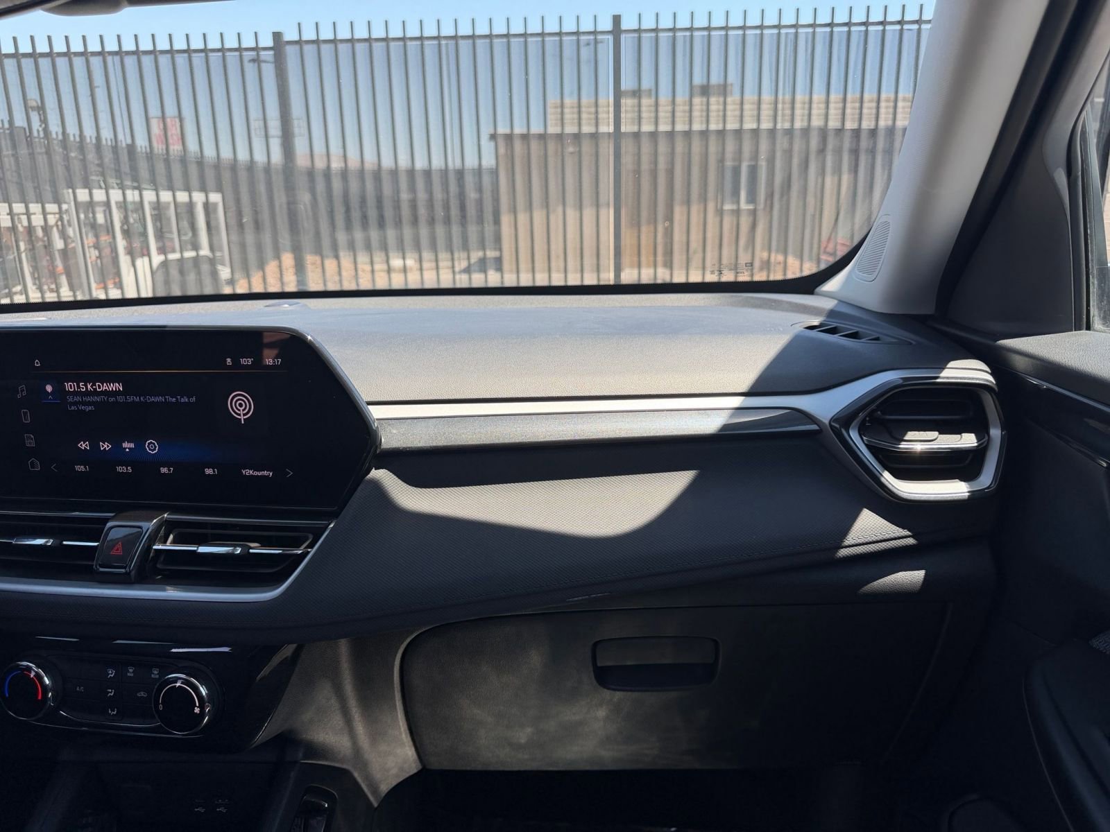 Used 2025 Chevrolet TrailBlazer LT FWD image 34