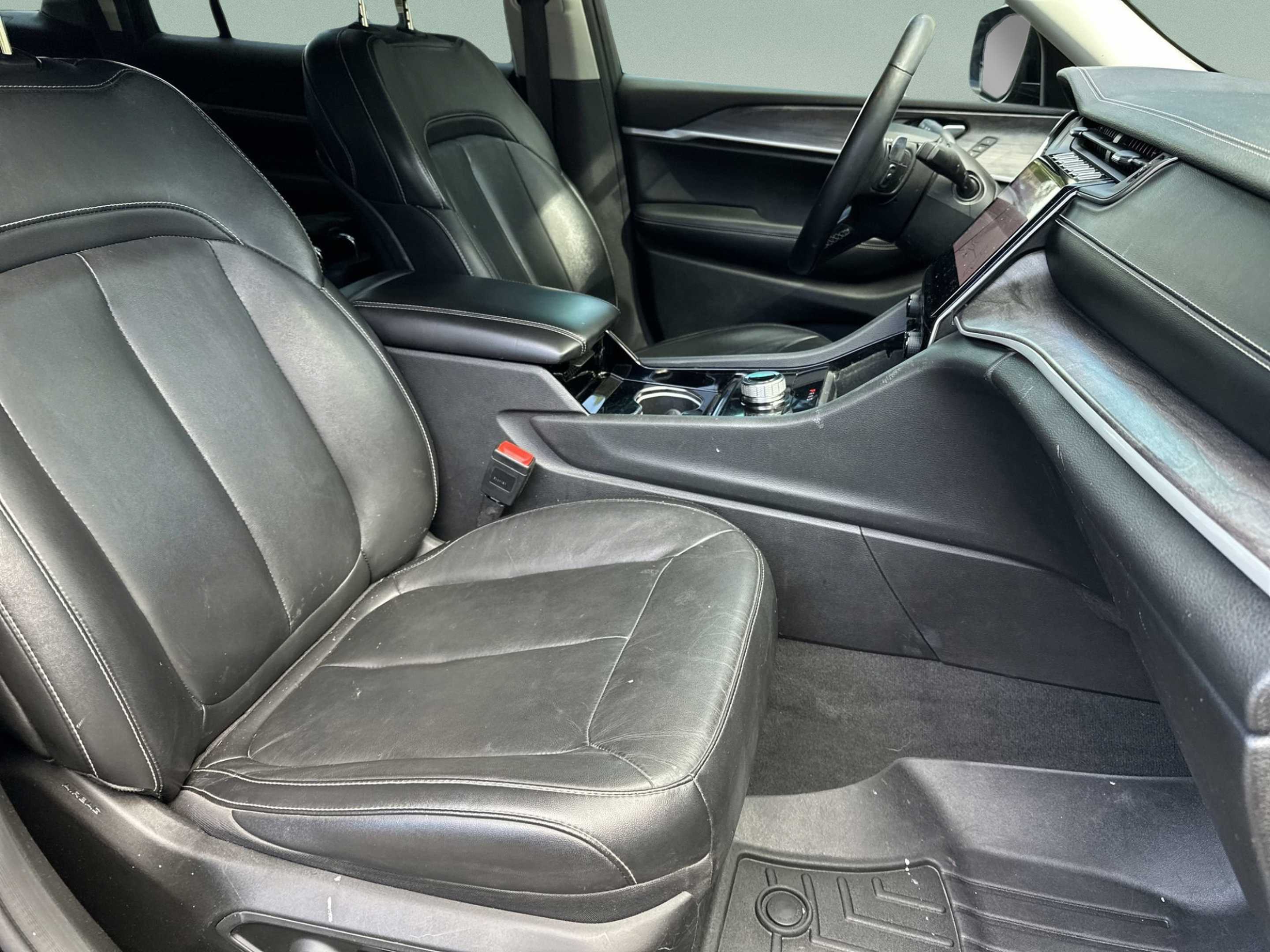 Used 2022 Jeep Grand Cherokee L Limited RWD image 25