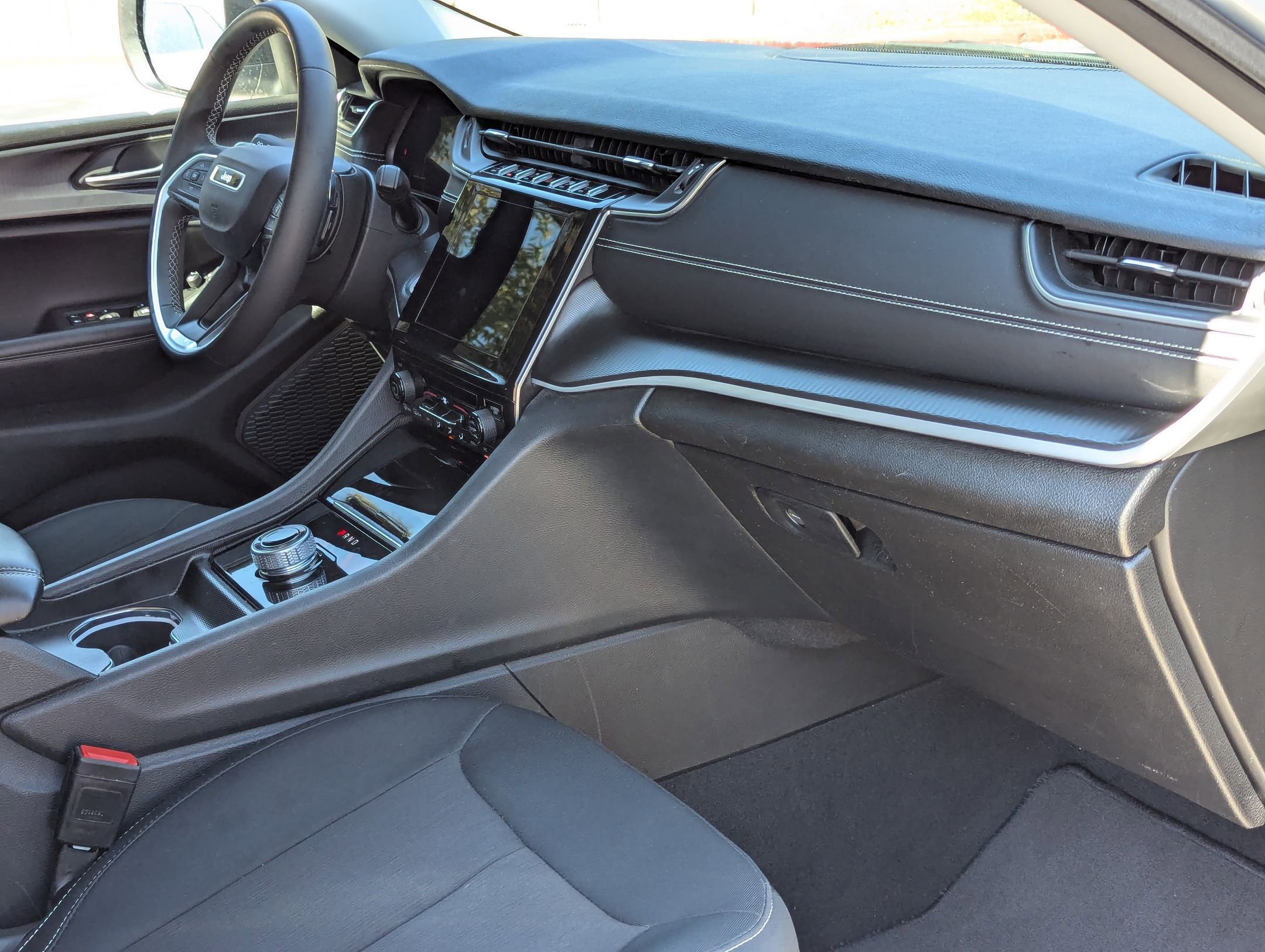 Used 2023 Jeep Grand Cherokee L Laredo image 29