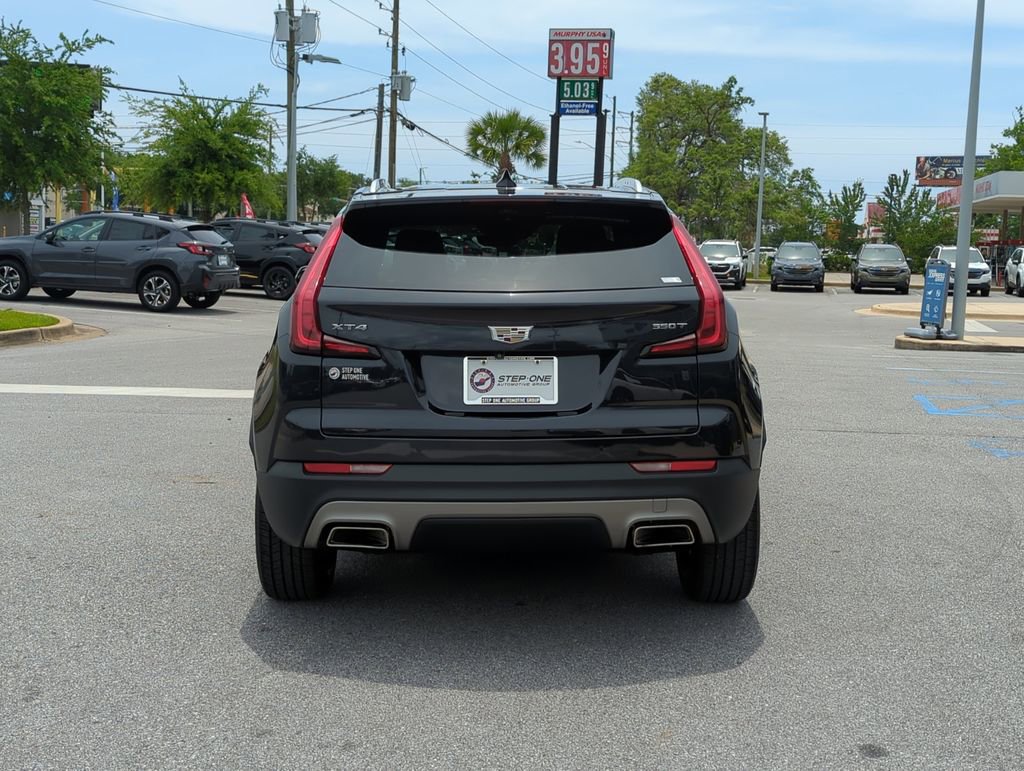 Used 2022 Cadillac XT4 Premium Luxury w/ Enhanced Visibility Package FWD image 6
