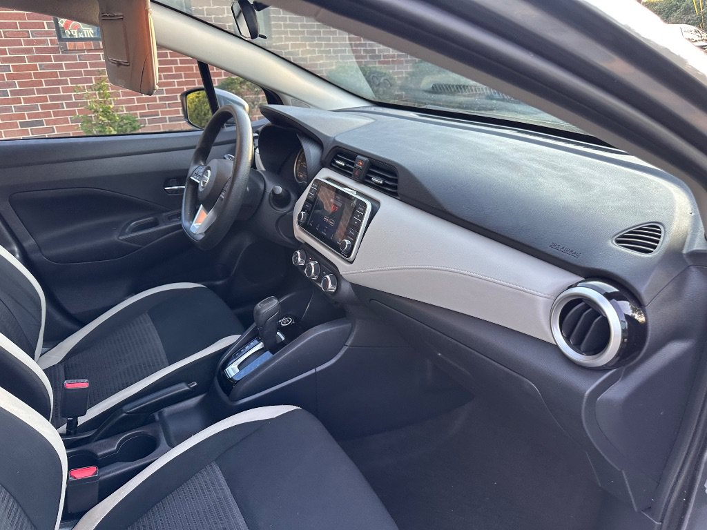 Used 2022 Nissan Versa SV FWD image 24