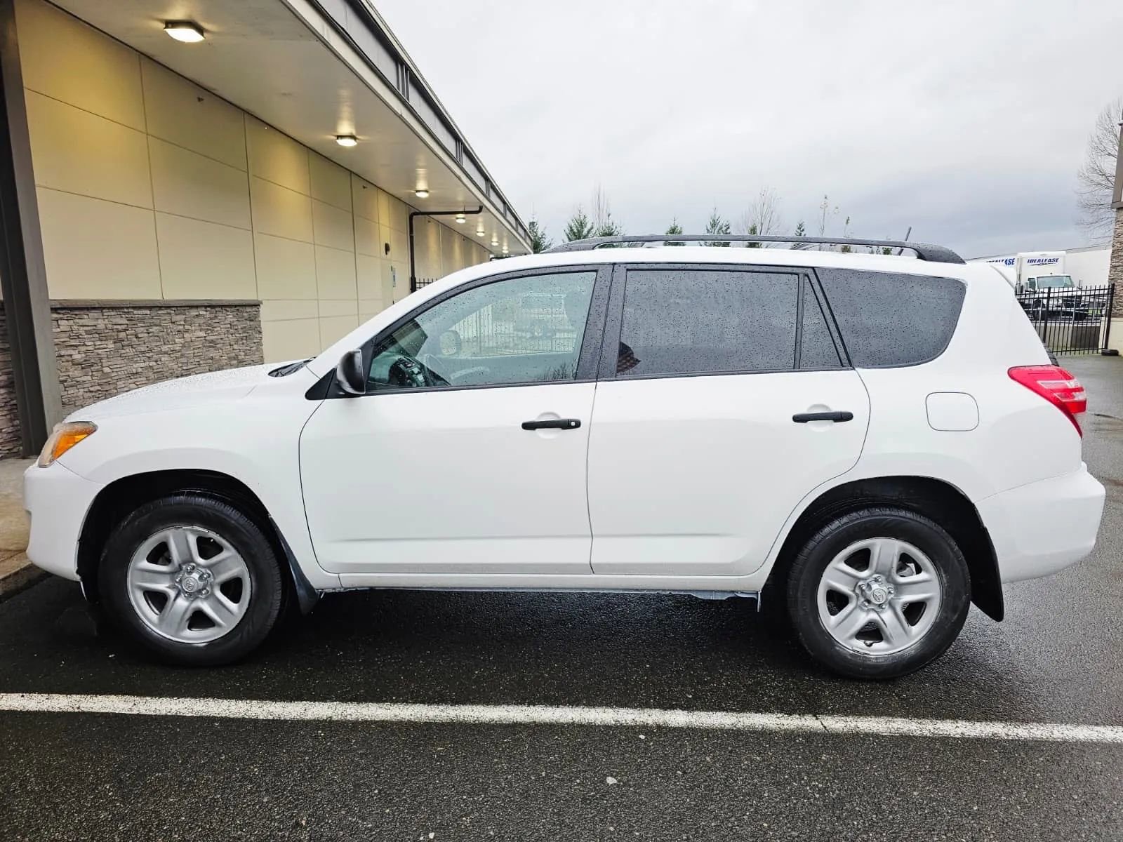 Used 2009 Toyota RAV4 4WD image 2