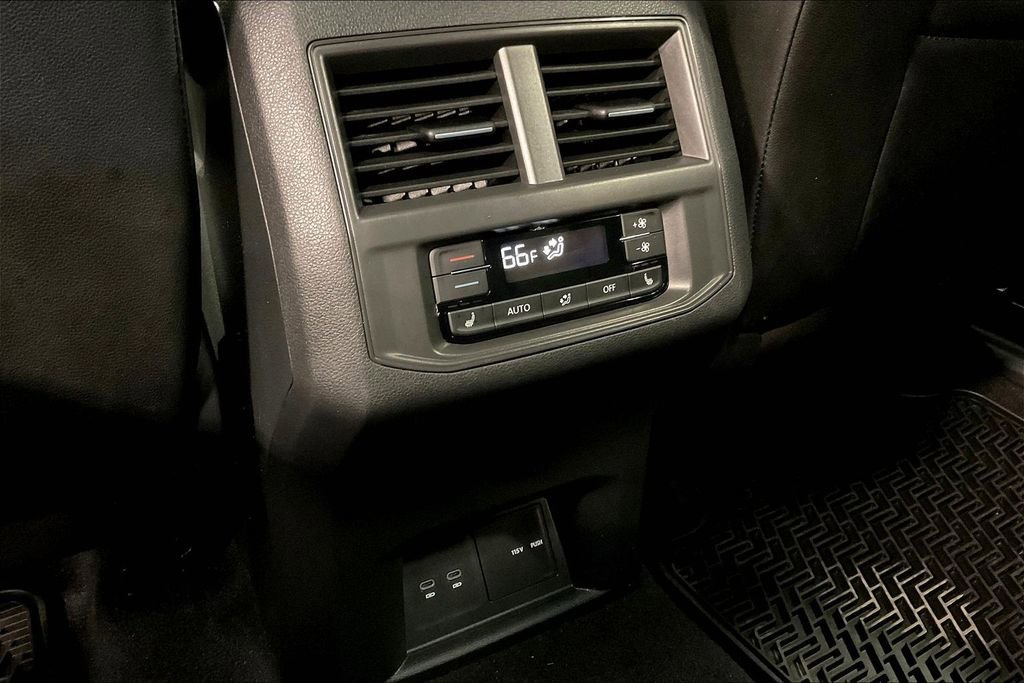 Used 2023 Volkswagen Atlas SEL Premium AWD/4WD image 10
