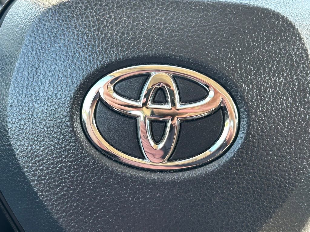 Used 2022 Toyota Corolla LE w/ LE Convenience Package image 32