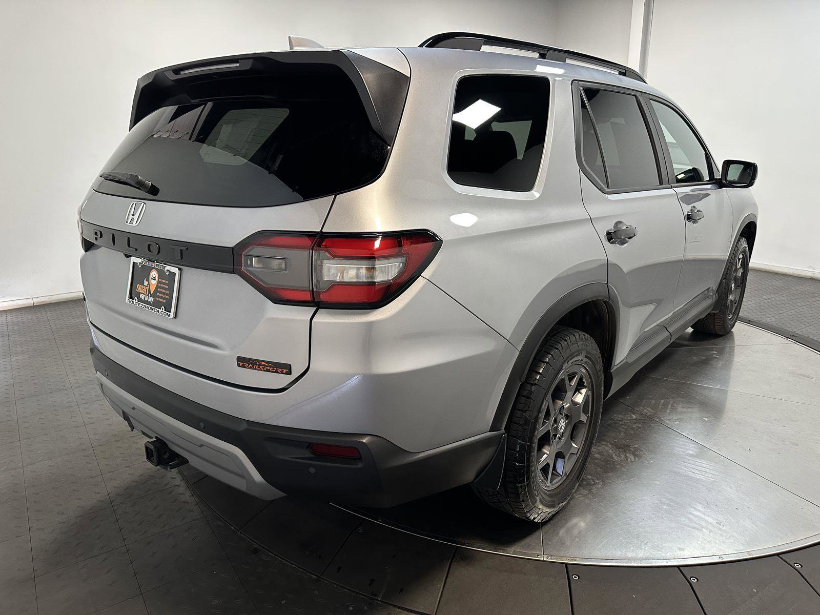 Used 2023 Honda Pilot TrailSport image 13