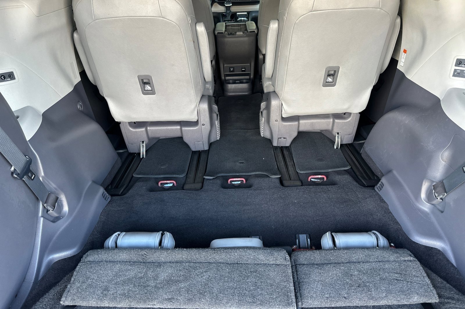 Certified 2021 Toyota Sienna Limited image 15