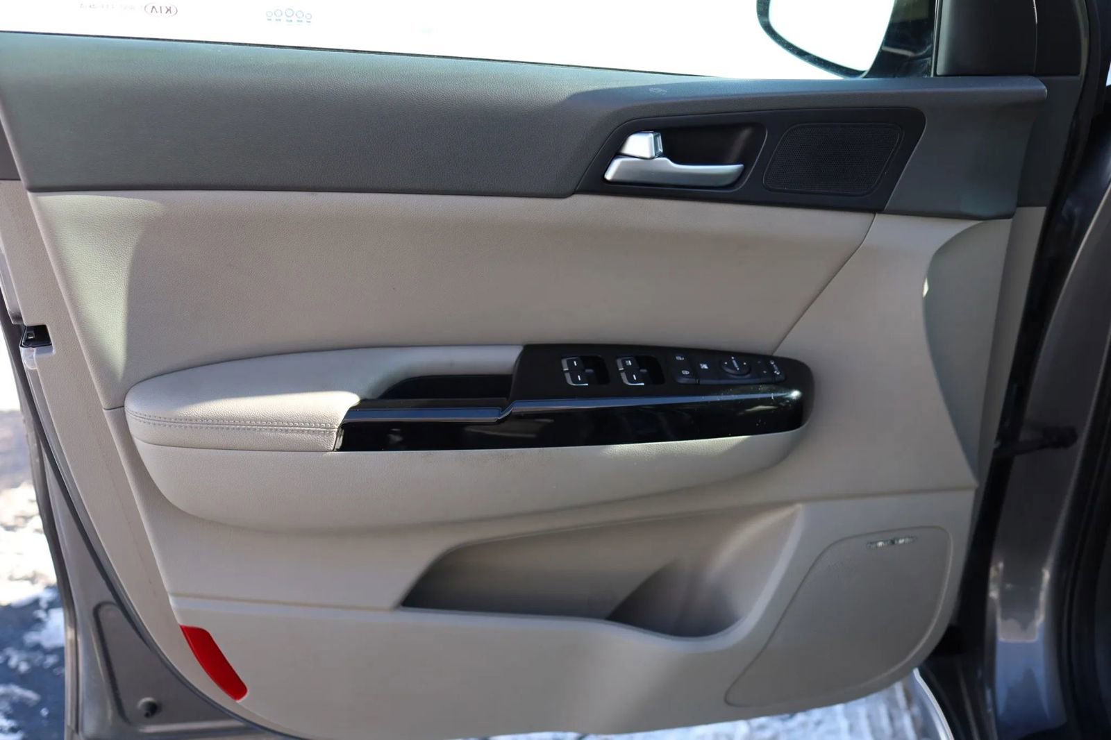 Used 2018 Kia Sportage SX image 9