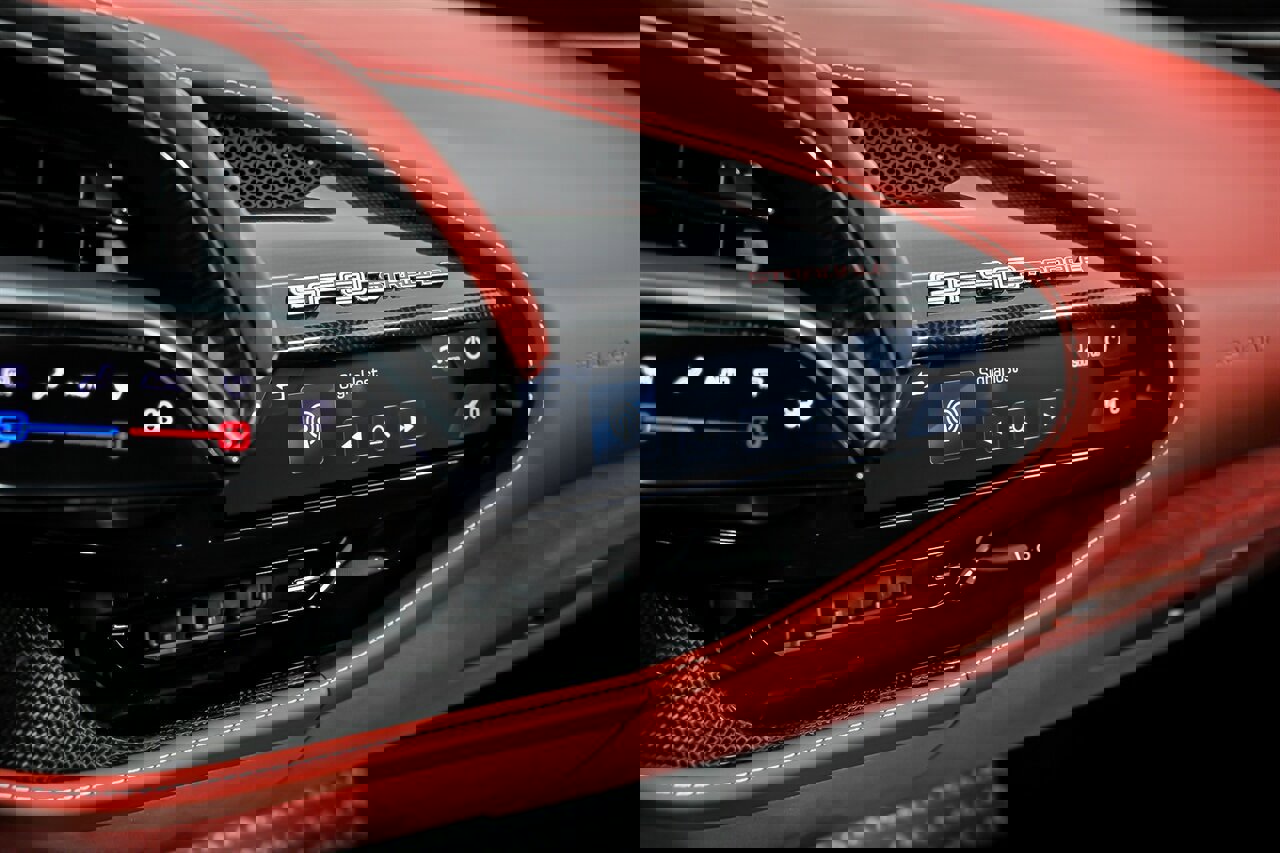 Used 2023 Ferrari SF90 Stradale image 38