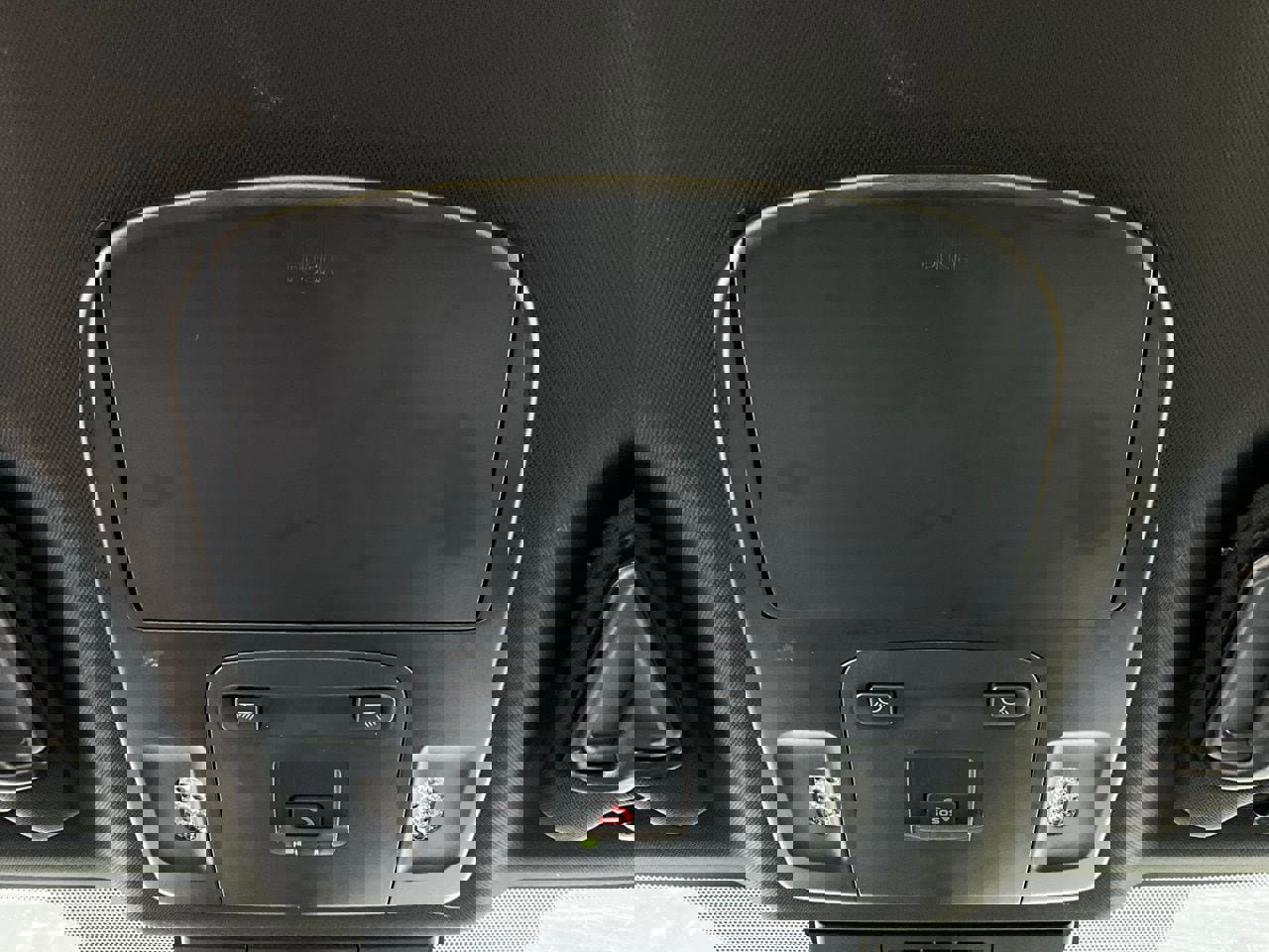 Used 2025 Toyota Camry SE image 17