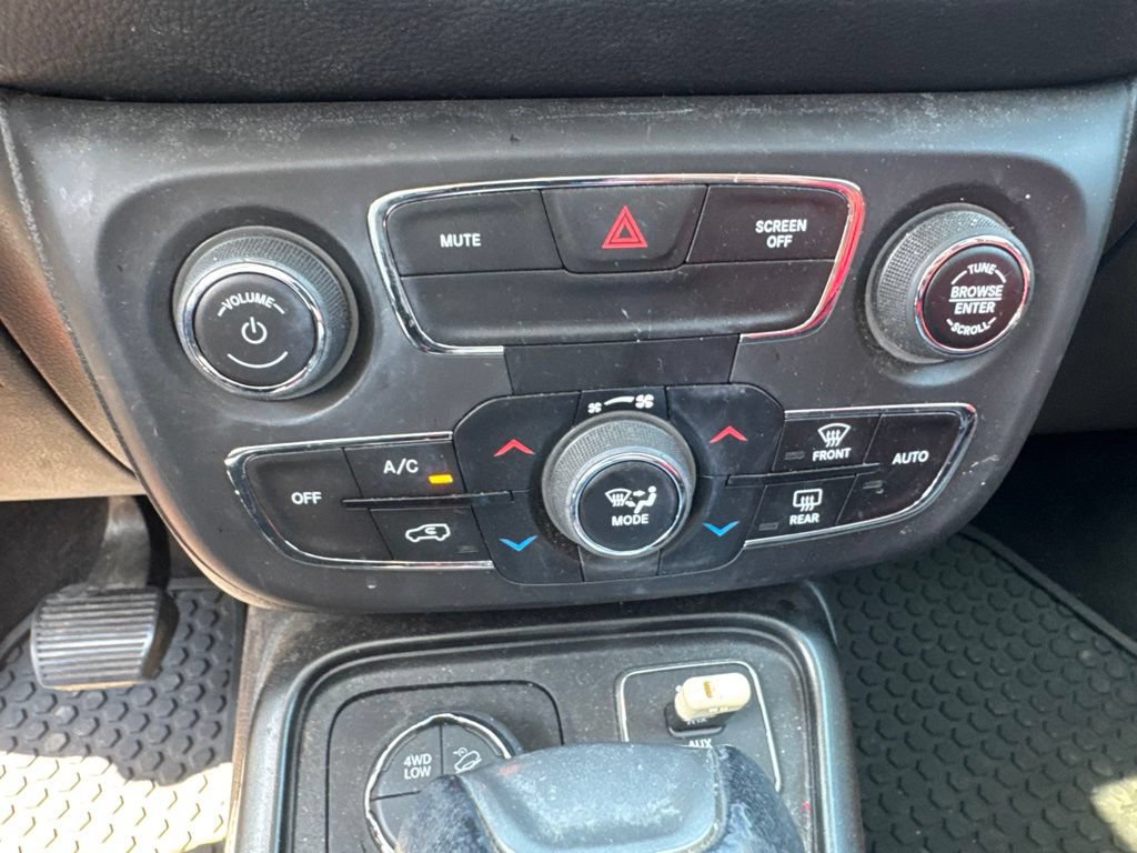 Used 2018 Jeep Compass Trailhawk w/ Leather Interior Group AWD/4WD image 11