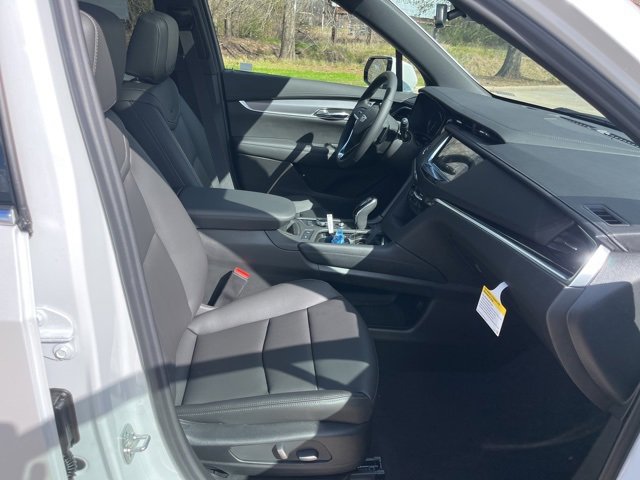 New 2025 Cadillac XT6 Luxury image 35