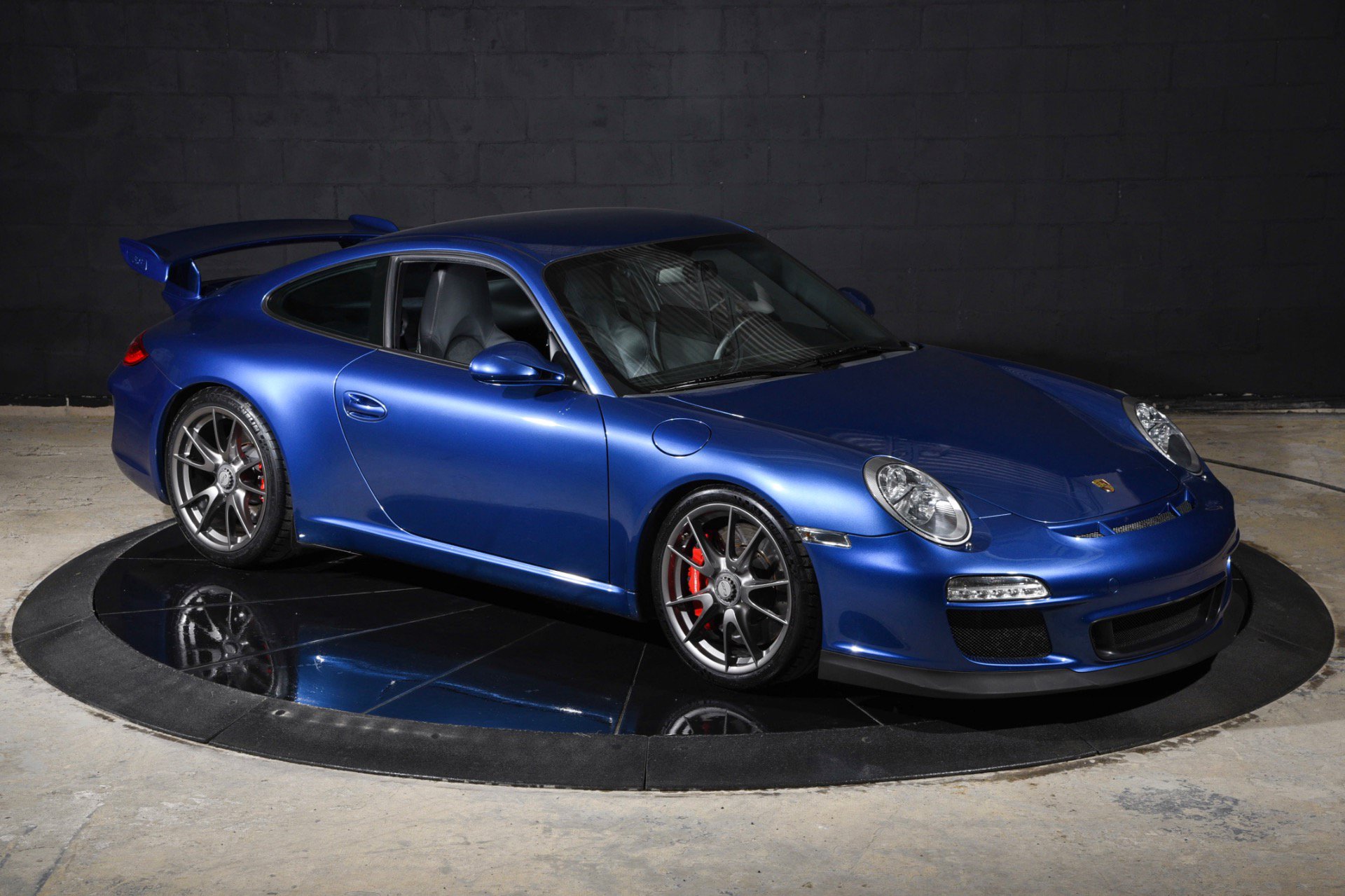 Used 2010 Porsche 911 GT3 RWD image 2
