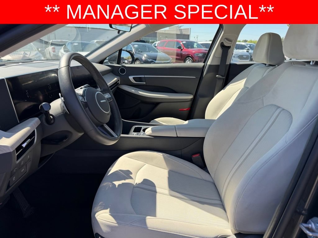 Used 2025 Hyundai Sonata SEL FWD image 14