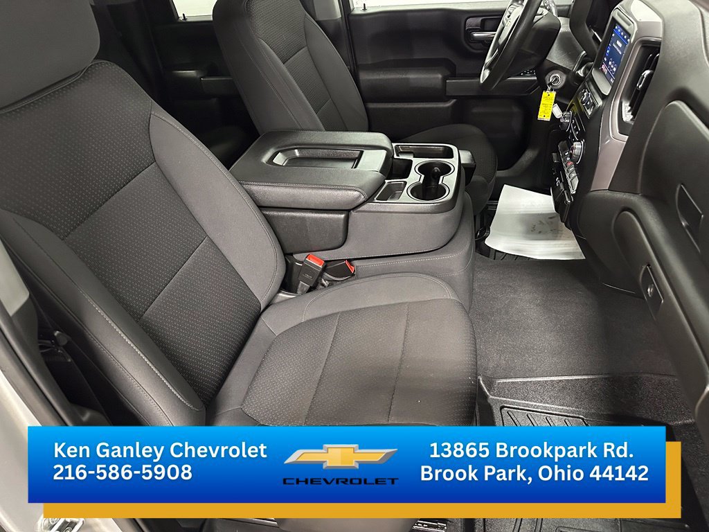 Certified 2022 Chevrolet Silverado 2500 Custom w/ Custom Value Package AWD/4WD image 24