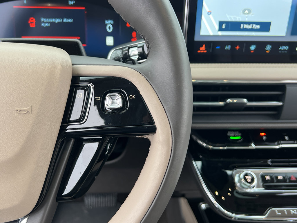 Used 2023 Lincoln Corsair Reserve w/ Equipment Group 202A image 35