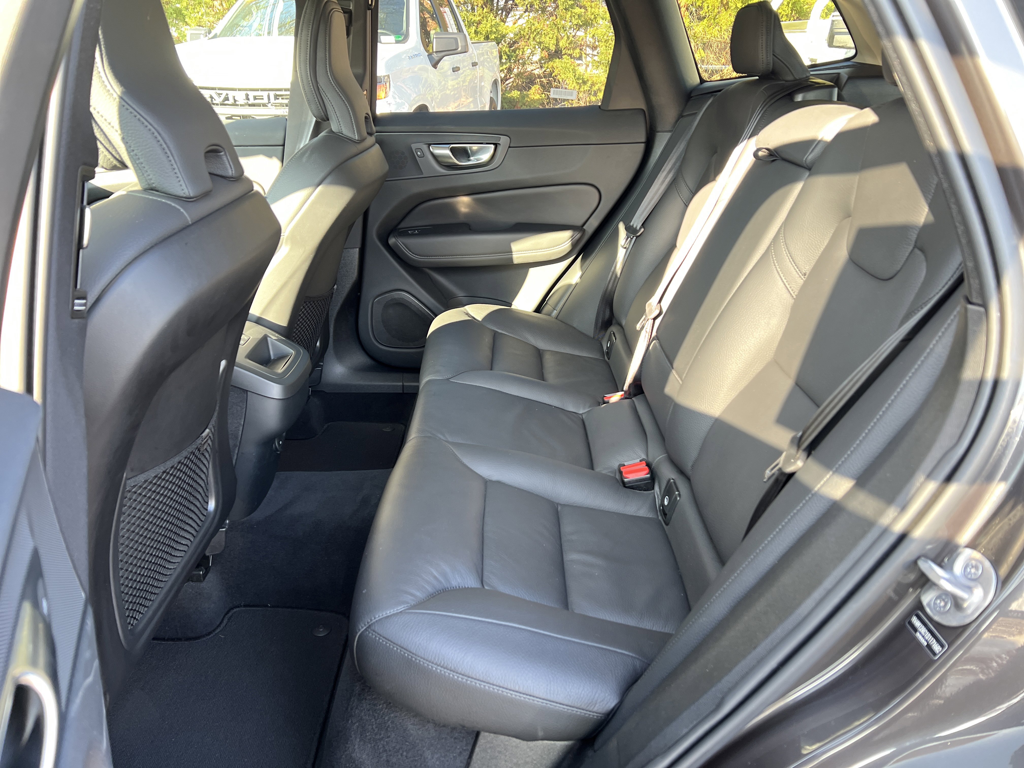 Used 2025 Volvo XC60 B5 Plus w/ Climate Package image 31