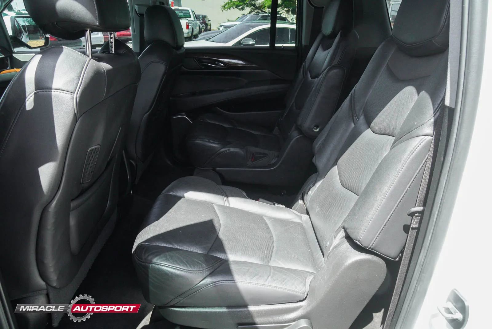 Used 2018 Cadillac Escalade ESV Premium Luxury AWD/4WD image 23