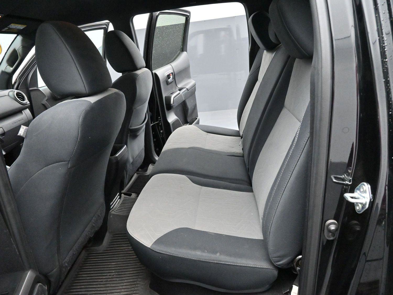 Used 2021 Toyota Tacoma TRD Off-Road image 31