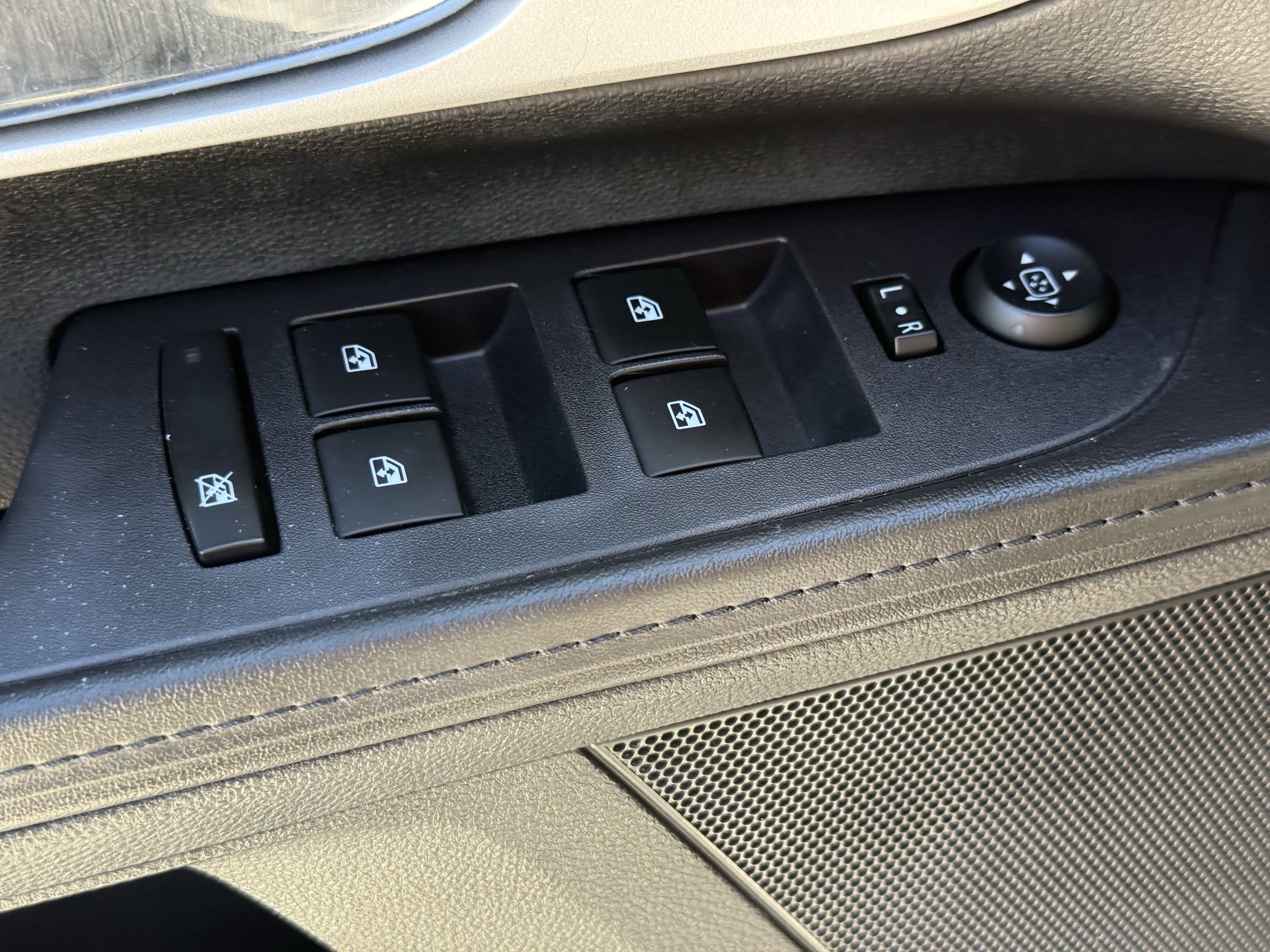 Used 2016 Chevrolet Equinox LS FWD image 23