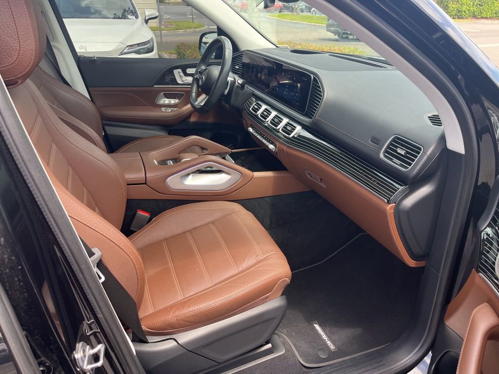 Used 2024 Mercedes-Benz GLS 580 4MATIC image 14