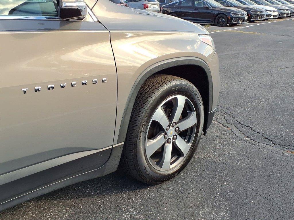Used 2019 Chevrolet Traverse LT w/ LT Premium Package FWD image 35
