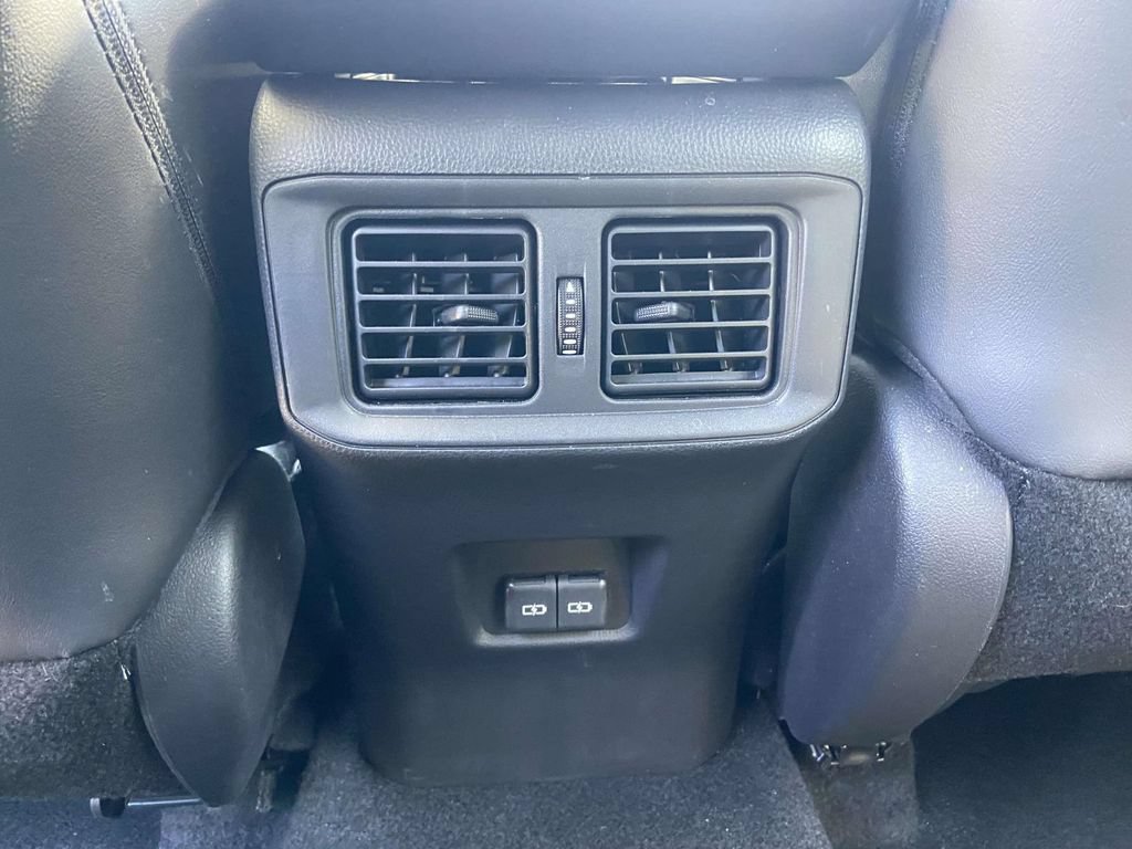Used 2024 Toyota RAV4 XSE AWD/4WD image 21