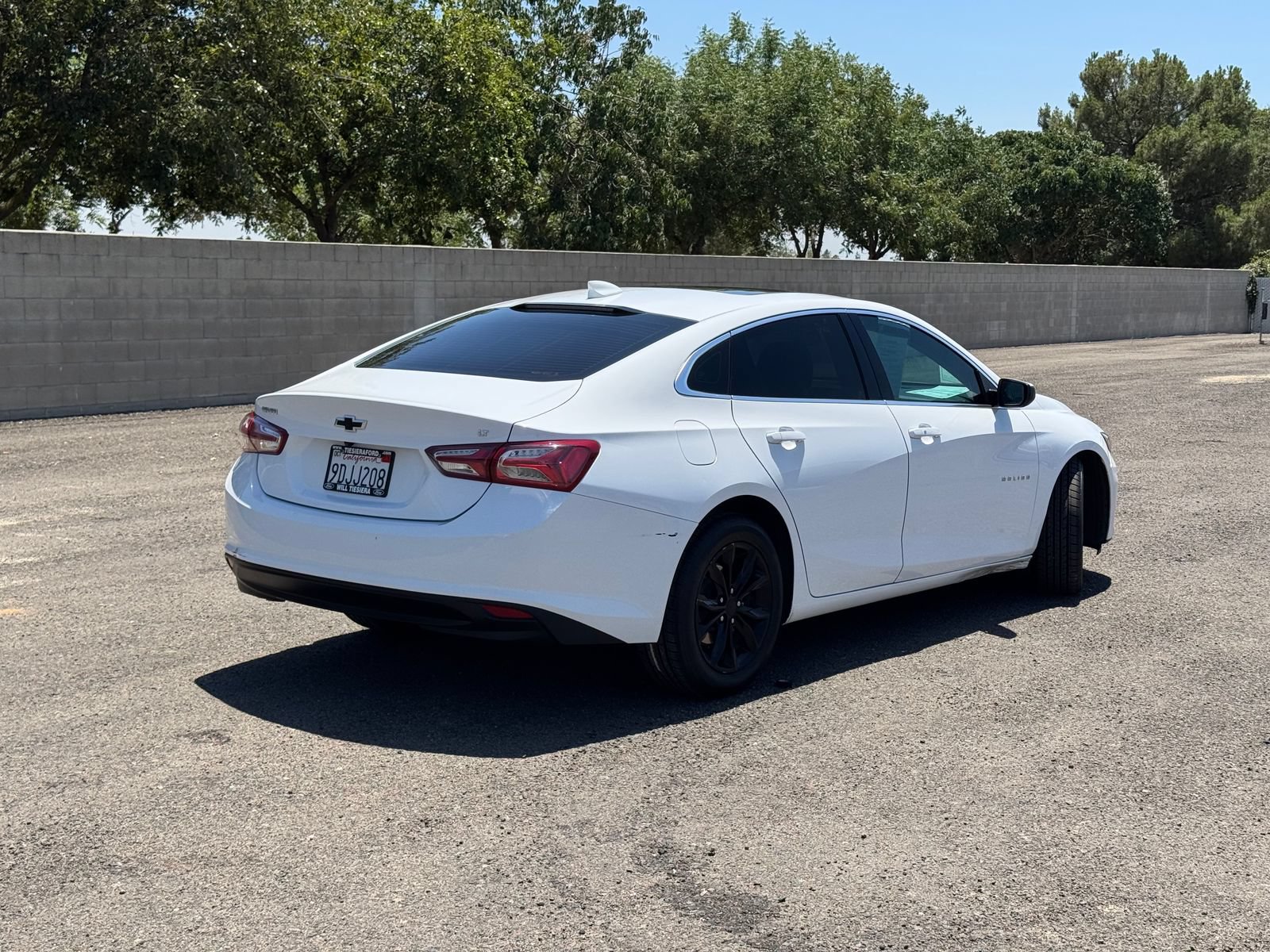 Used 2022 Chevrolet Malibu LT FWD image 3