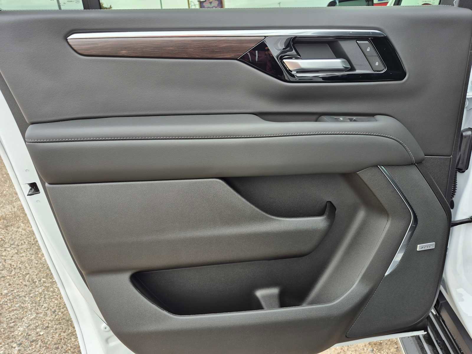 New 2026 Chevrolet Suburban LT w/ Comfort Package AWD/4WD image 31