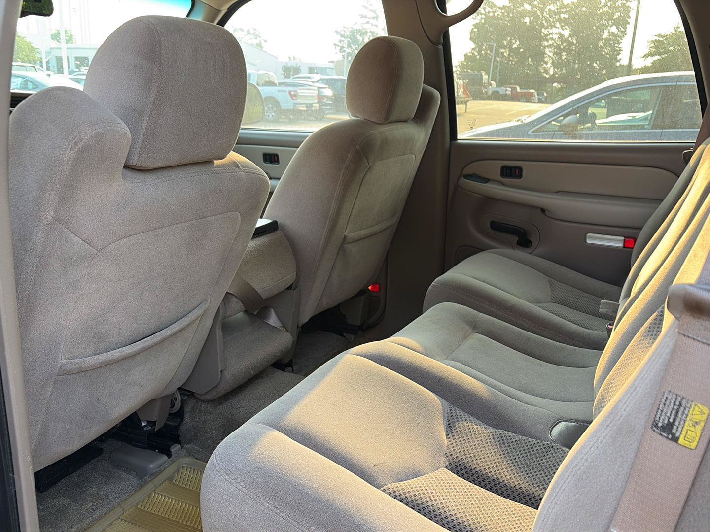 Used 2003 Chevrolet Tahoe LS RWD image 3