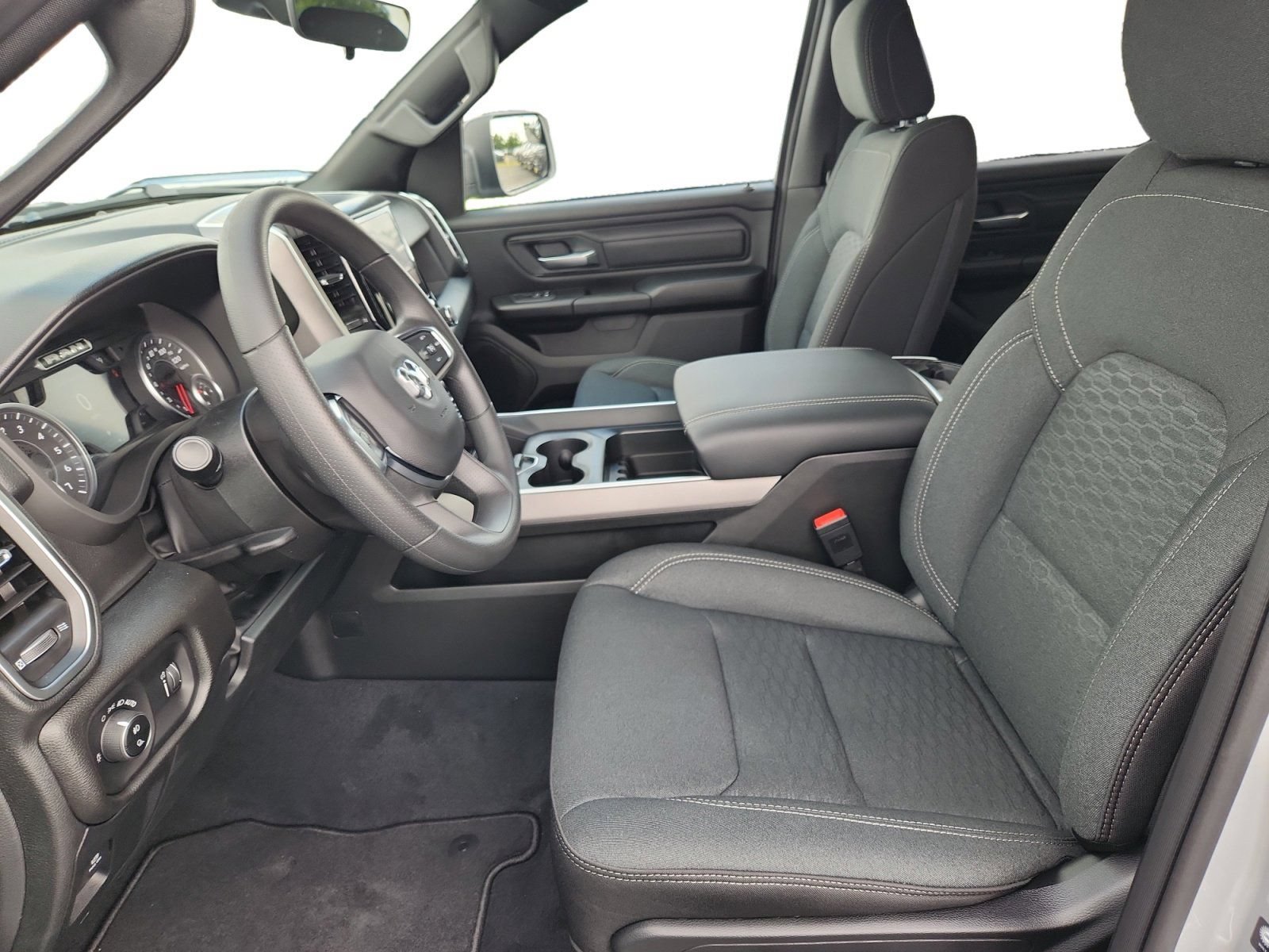 New 2026 RAM 1500 Express AWD/4WD image 12