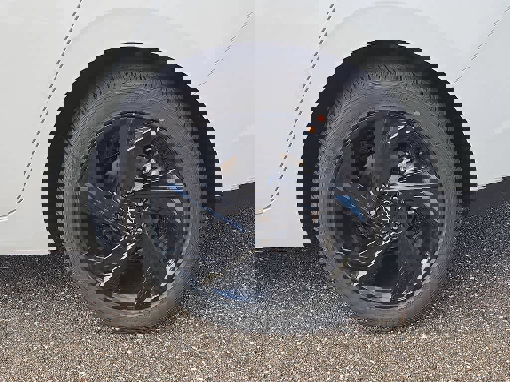 New 2026 Hyundai Elantra Sport FWD image 13