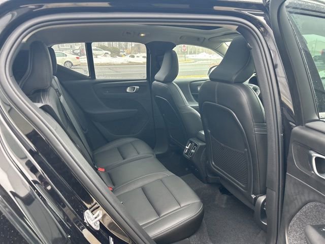 Certified 2025 Volvo XC40 B5 Core image 13