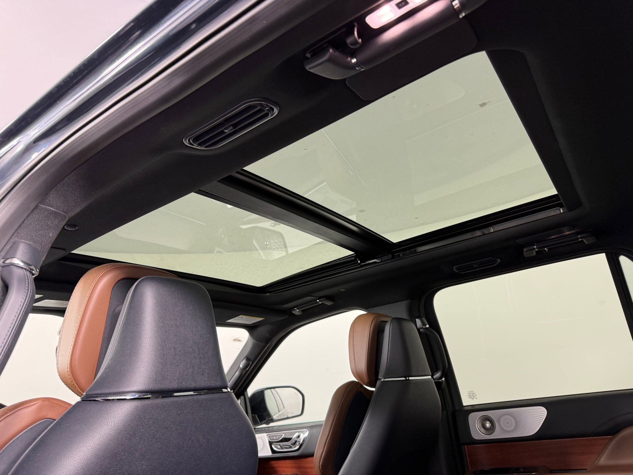 Used 2024 Lincoln Navigator Reserve image 19